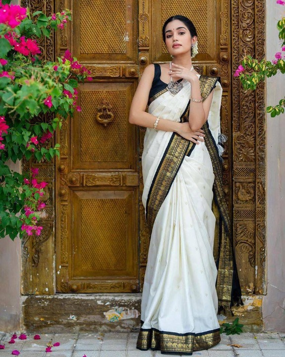 Ivory Grace Kasavu Saree with Golden Splendor